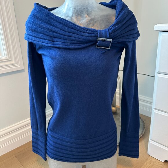 Pretty Blue Sweater - Medium - Picture 4 of 4